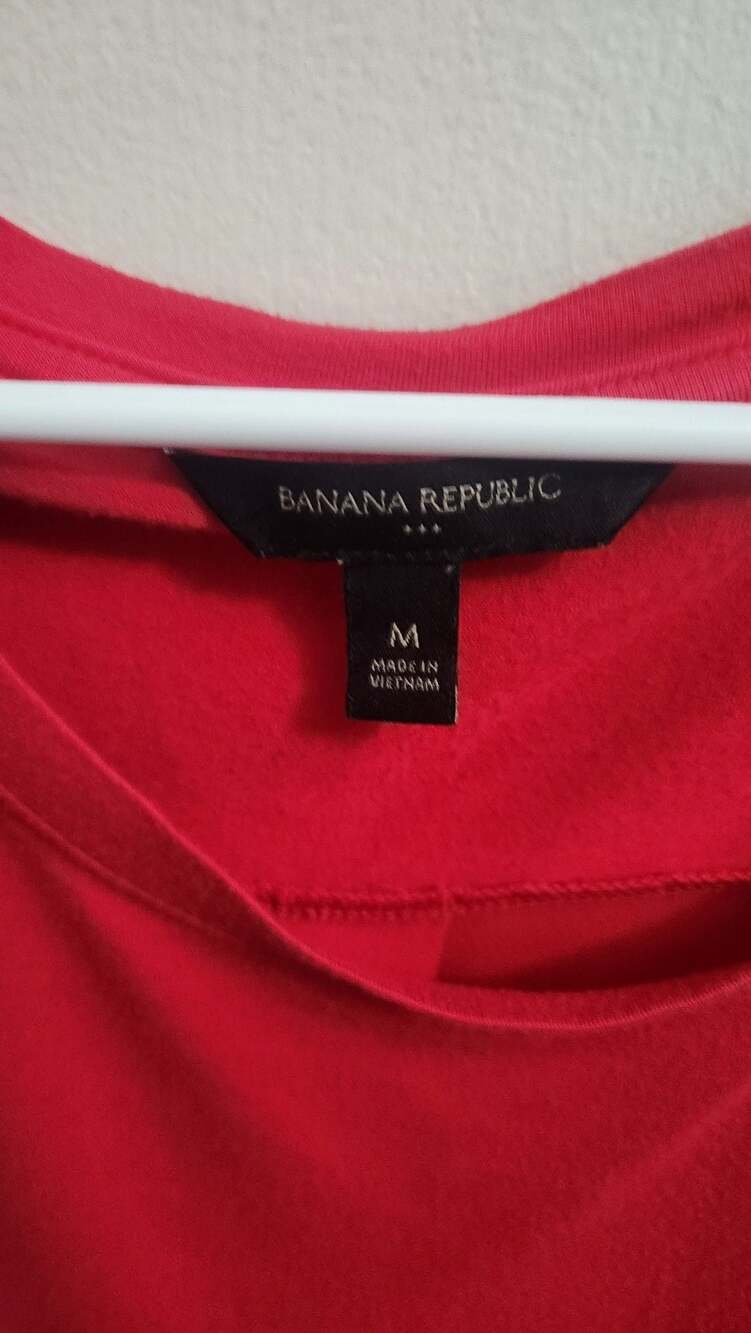 Banana Republic Women's Red Long Sleeve Back-Pleat Knit Top - Picture 1 of 4
